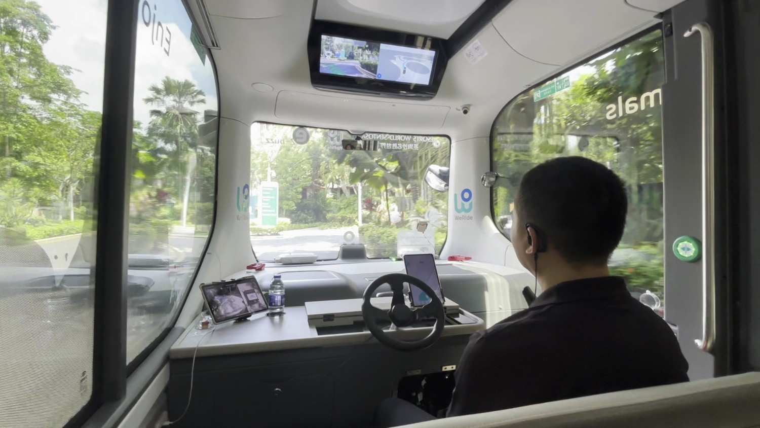 laptop ai pada transportasi bus di singapura laptop ai pada transportasi bus di singapura