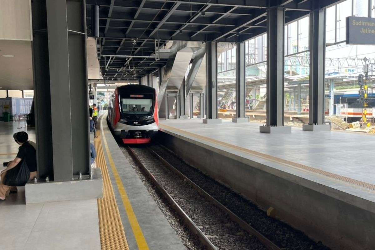 peron stasiun tanah abang peron stasiun tanah abang