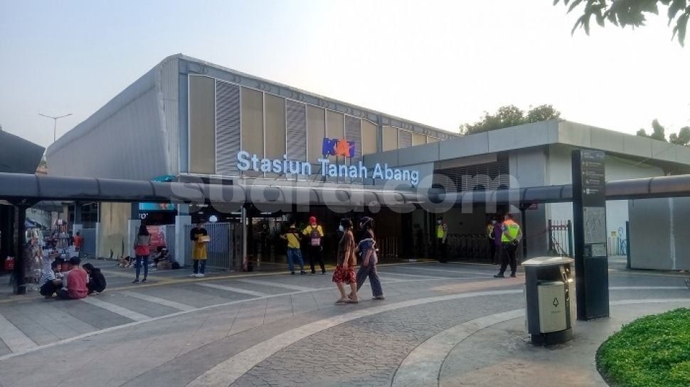 stasiun tanah abang