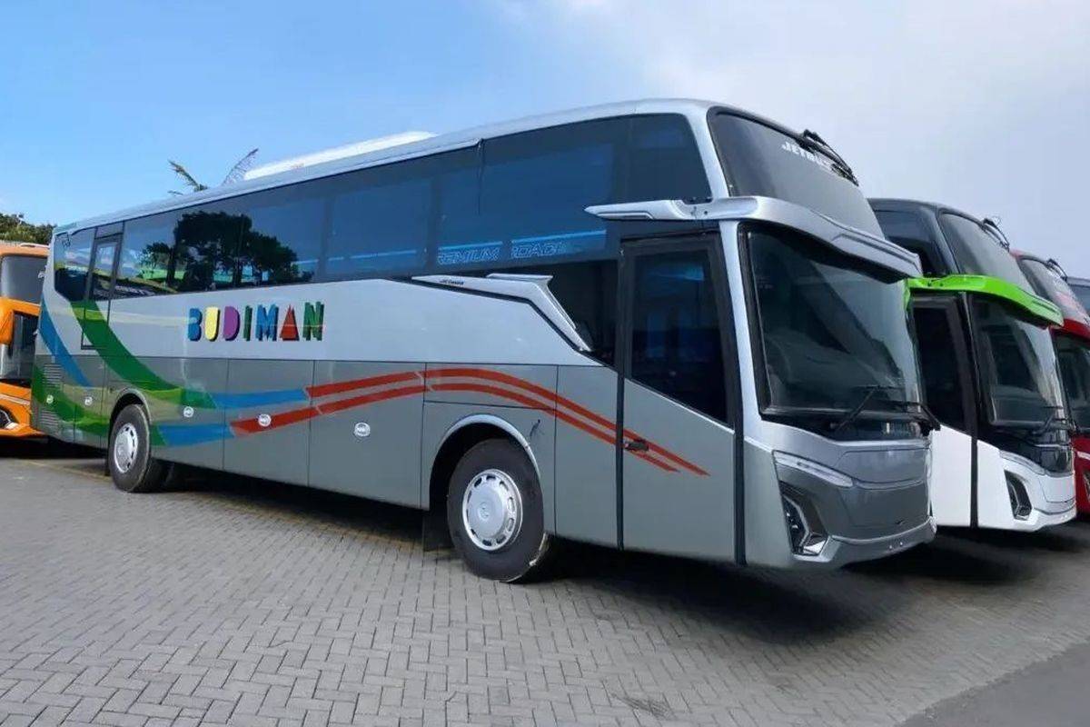Bus dari Baranangsiang ke Tasikmalaya