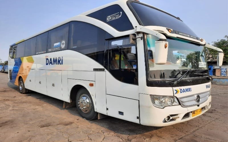 Bus DAMRI Pelabuhan Tanjung Perak ke Bungurasih 2