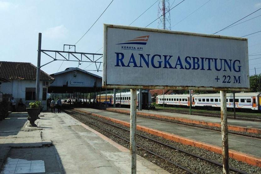 Stasiun Kereta Api Banten