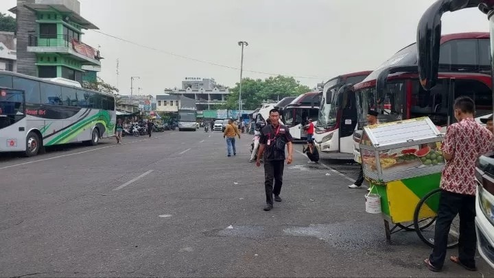 Terminal Bus Bekasi 3 Terminal Bus Bekasi 3