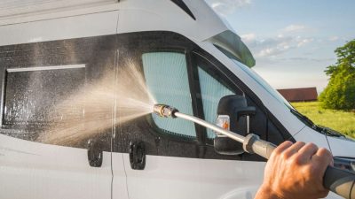 Panduan Lengkap Alat Cuci Mobil: Dari Jet Cleaner hingga Kain Microfiber