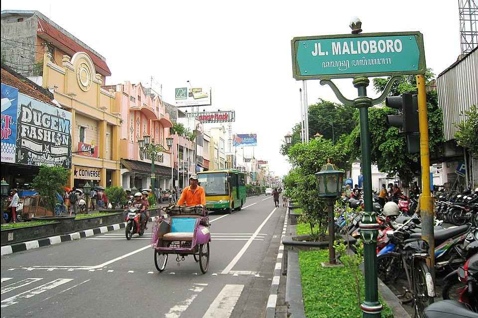 Terminal Bus Dekat Malioboro