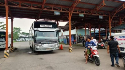 Daftar Terminal Bus di Kabupaten Bandung & Sekitarnya: Biar Nggak Nyasar Pas Mau Jalan!